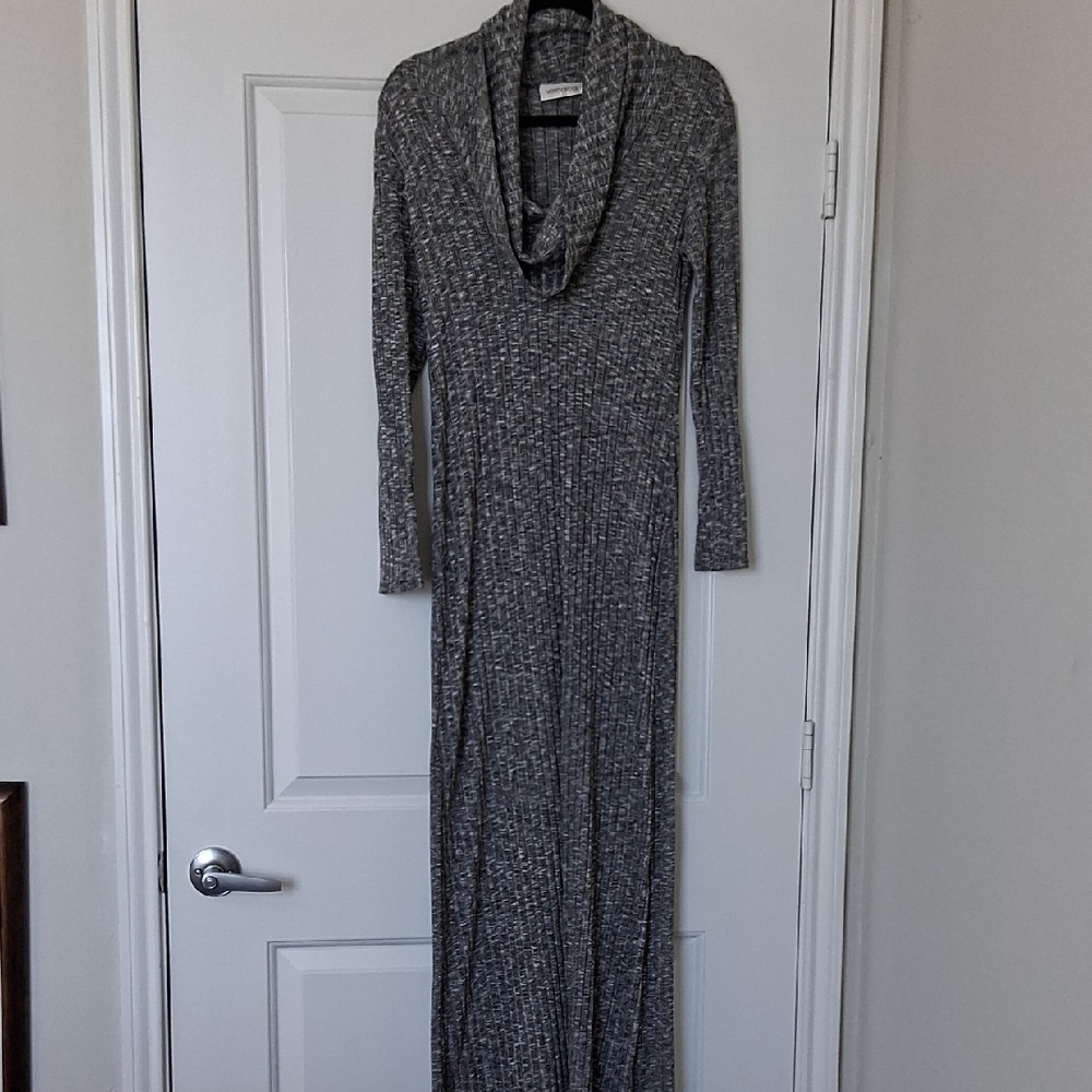 Veronica M Long Sleeve Gray Maxi Dress